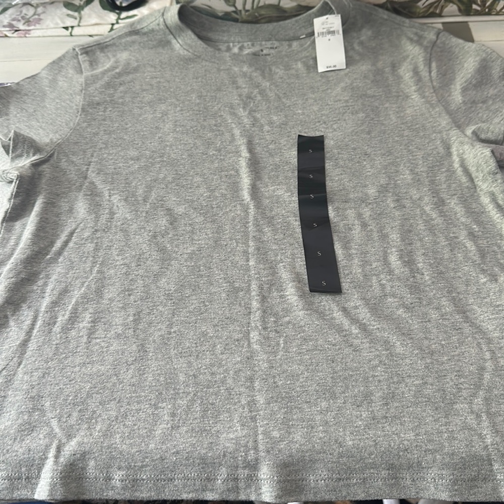 BR cropped t-shirt